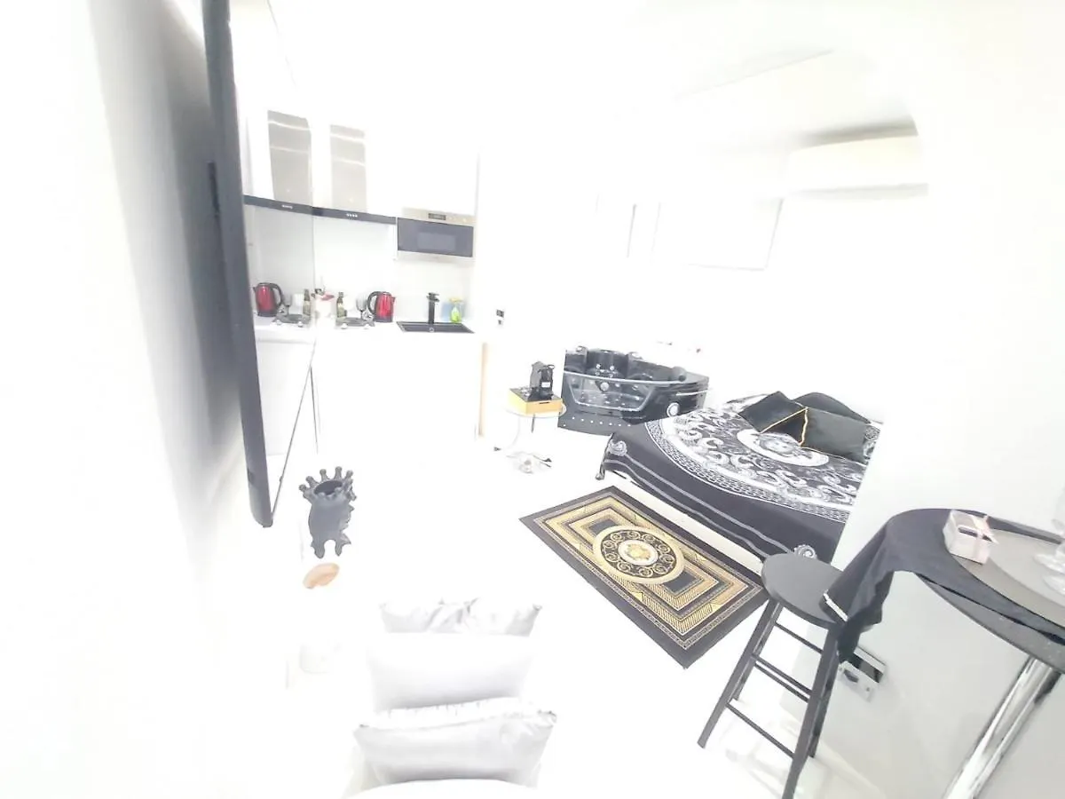 Angel & Demon Apartment Rome Italy